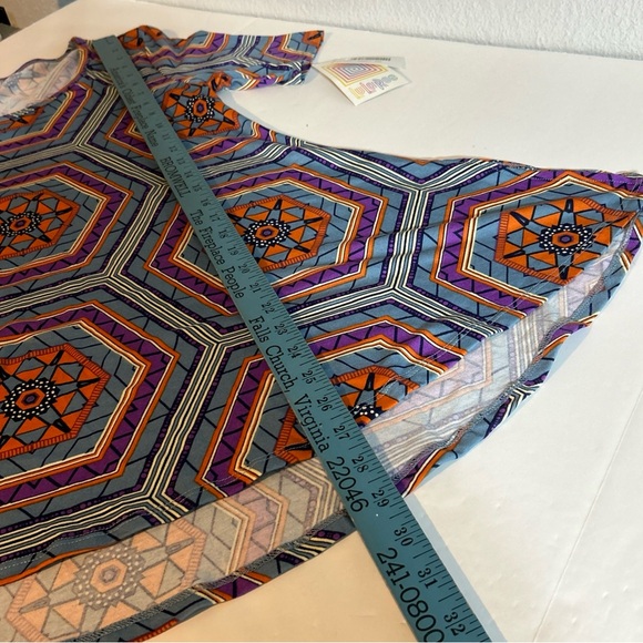 LuLaRoe NWT Geometric Design Perfect T Size XXS - Picture 8 of 10